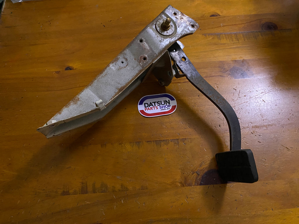 auto pedal box Datsun 1200 Auto Pedal Box Used. – Datsun Parts Shop