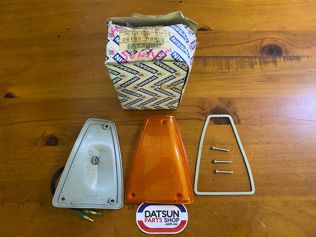 Datsun B310 Sunny RH Corner Light Late Model Genuine Nissan Datsun