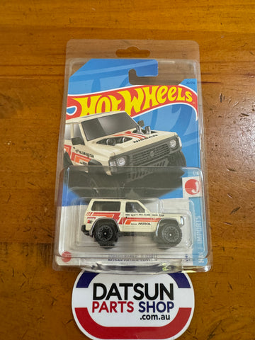 Hot Wheels NISSAN PATROL CUSTOM White.