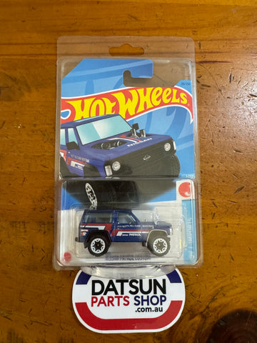Hot Wheels NISSAN PATROL CUSTOM Blue.