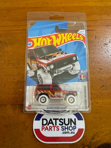 Hot Wheels NISSAN PATROL CUSTOM Red.