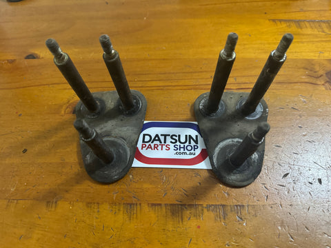 Datsun 1200 Leaf Spring Shackle Pair Used Nissan