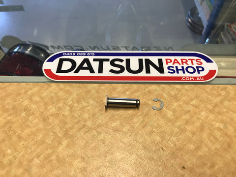 Datsun Nissan Gear Stick Pin and Clip New Genuine