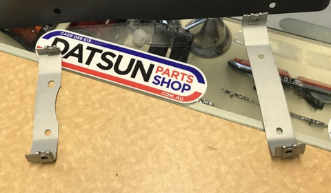 Datsun 1200 console bracket pair new